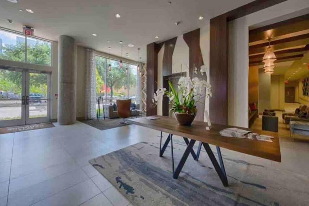 Htown Downtown Oasis Lägenhet Houston Exteriör bild